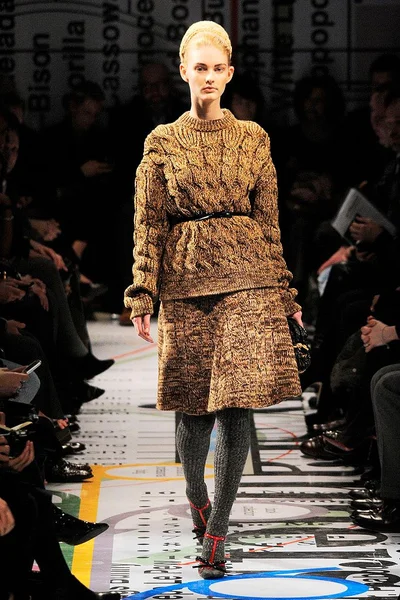 Look 26